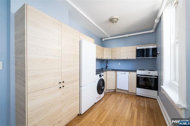 235 Monroe Street 14, Hoboken, NJ 07030