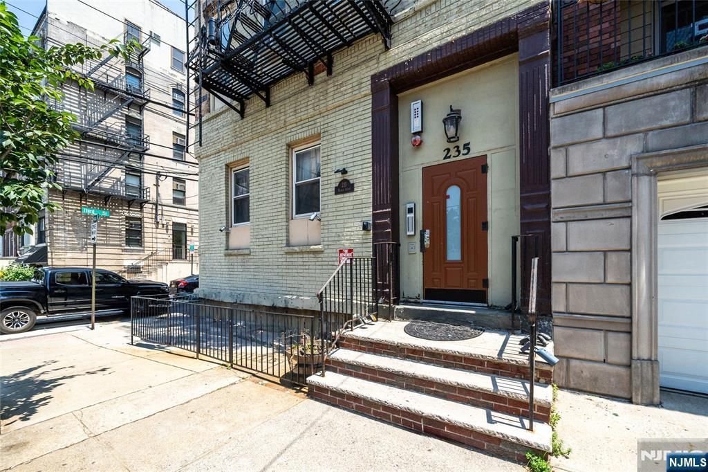 235 Monroe Street 14, Hoboken, NJ 07030