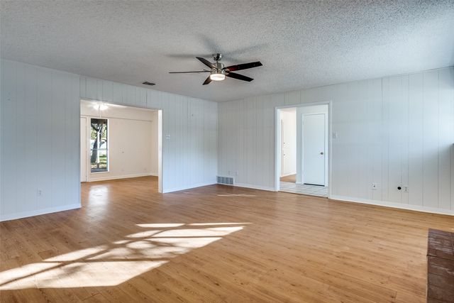 504 Austin Drive, Mineral Wells, TX 76067