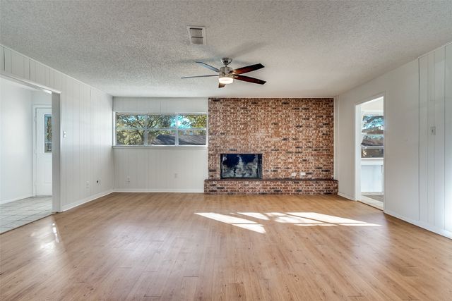 504 Austin Drive, Mineral Wells, TX 76067