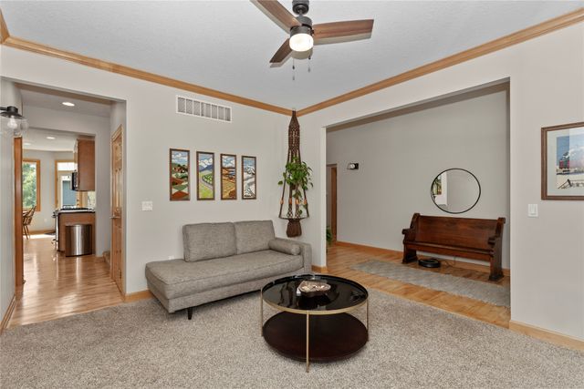 4221 159th Street, Urbandale, IA 50323