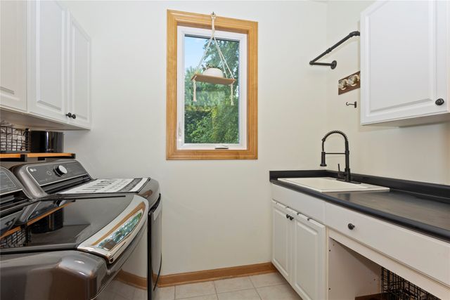 4221 159th Street, Urbandale, IA 50323