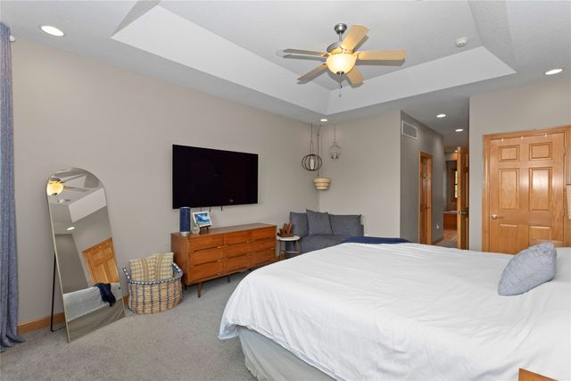 4221 159th Street, Urbandale, IA 50323