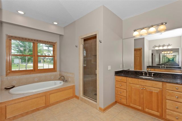 4221 159th Street, Urbandale, IA 50323