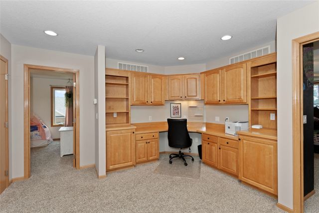 4221 159th Street, Urbandale, IA 50323