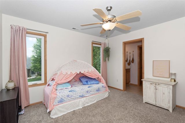 4221 159th Street, Urbandale, IA 50323