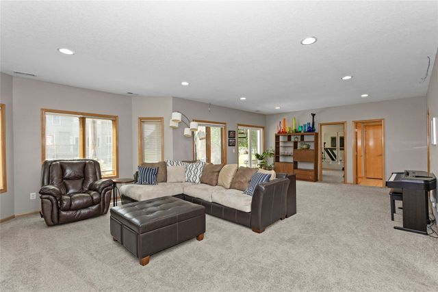 4221 159th Street, Urbandale, IA 50323