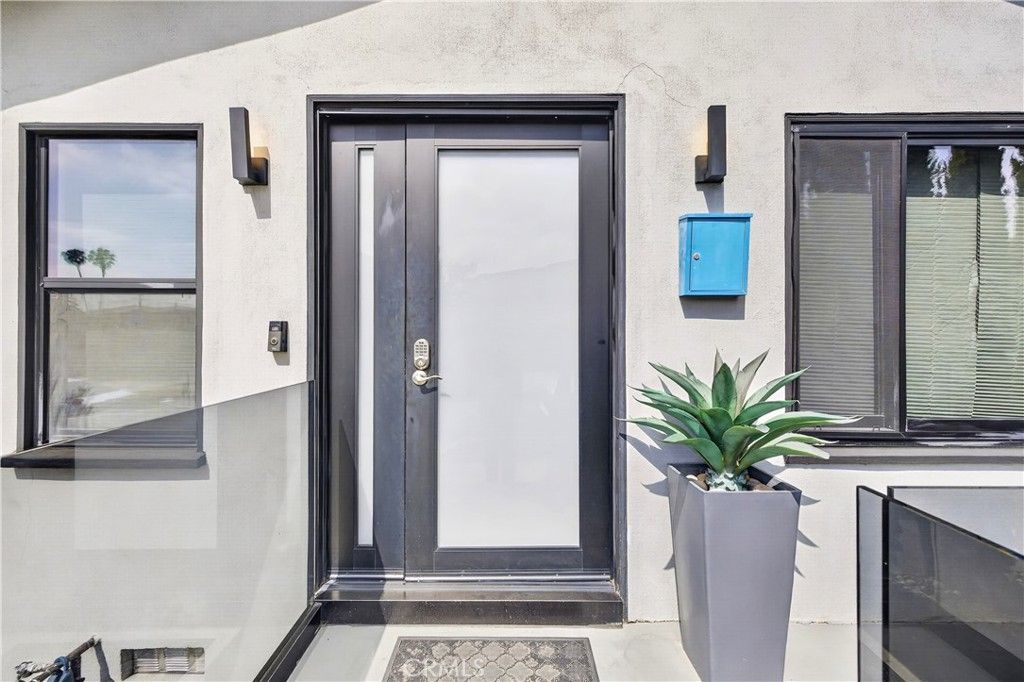 2615 Clyde, Los Angeles, CA 90016 — photo 2