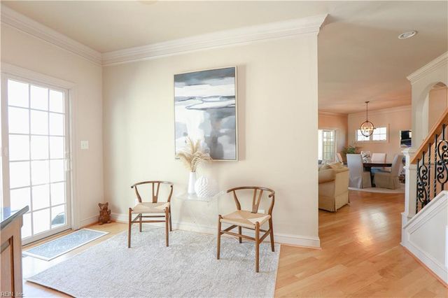 7 Channel LN, Hampton, VA 23664