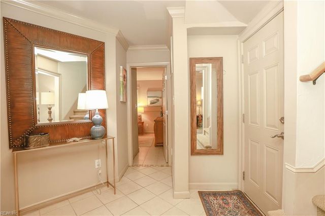 7 Channel LN, Hampton, VA 23664