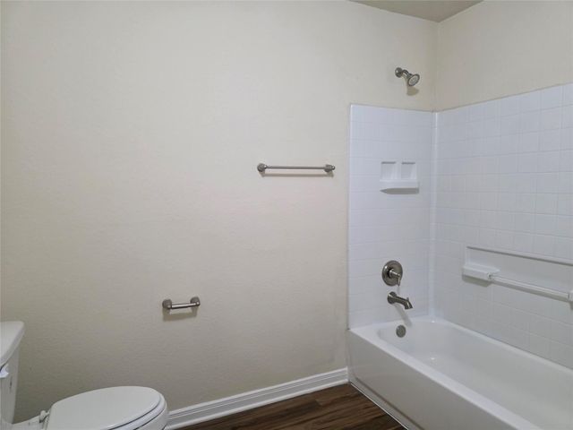 2418 14th Avenue N, Texas City, TX 77590