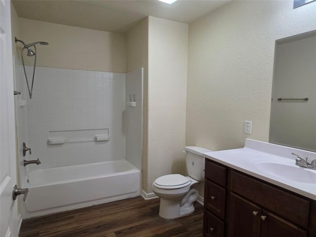 2418 14th Avenue N, Texas City, TX 77590