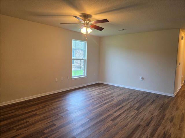2418 14th Avenue N, Texas City, TX 77590