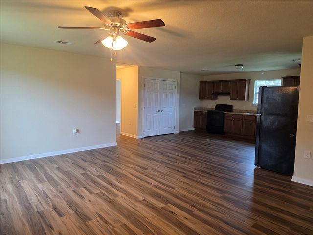 2418 14th Avenue N, Texas City, TX 77590
