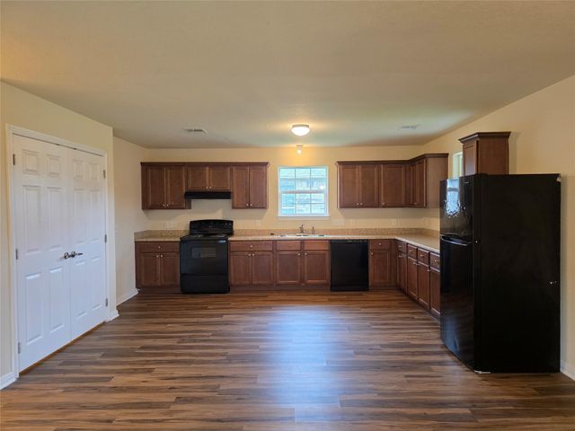 2418 14th Avenue N, Texas City, TX 77590