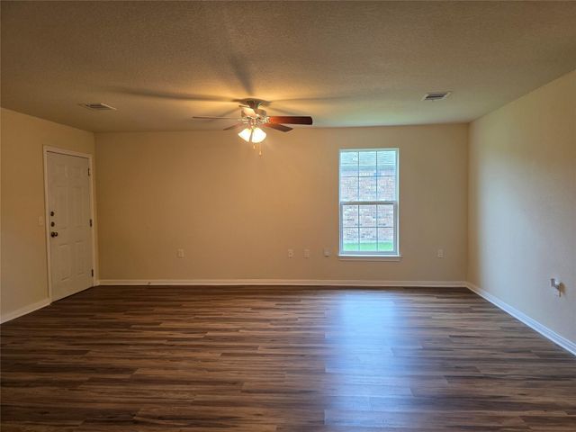 2418 14th Avenue N, Texas City, TX 77590