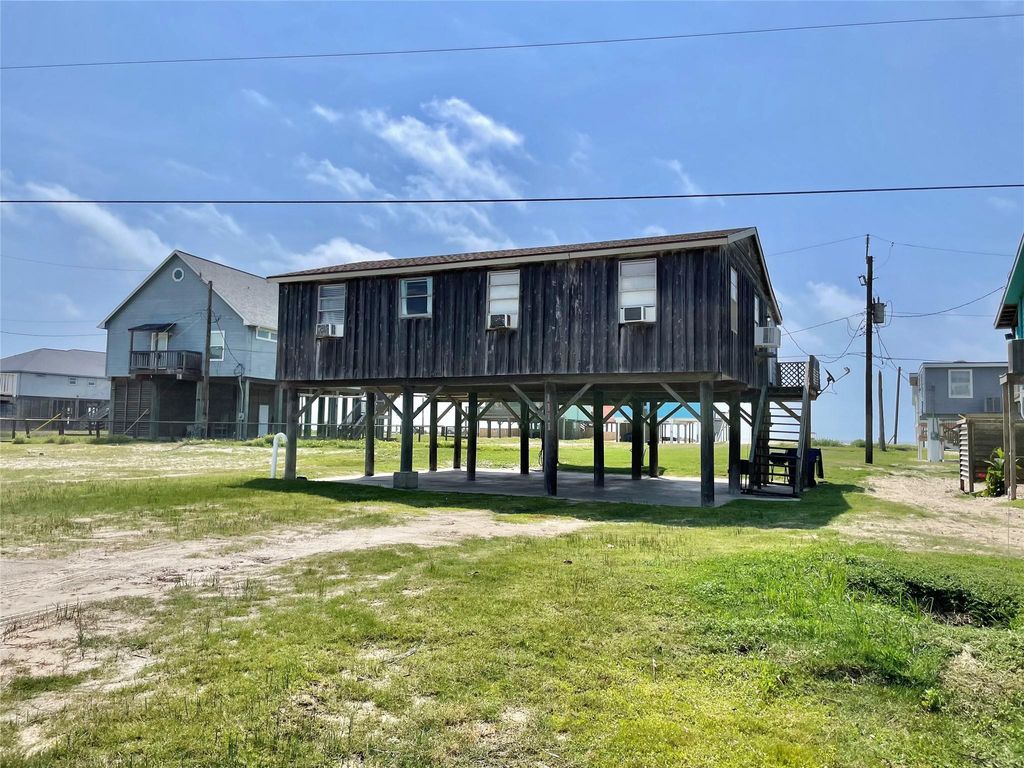 1111 Surf Drive, Surfside Beach, TX 77541