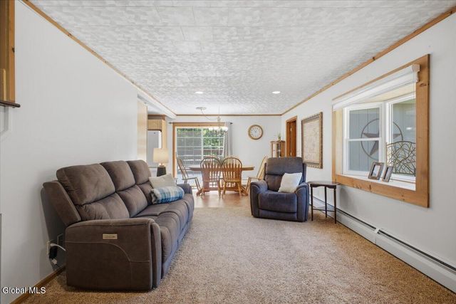 7 May Road, Chester, NY 12817