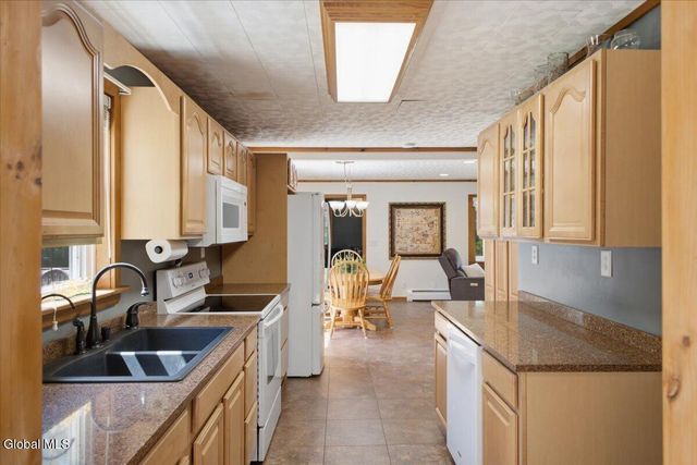 7 May Road, Chester, NY 12817