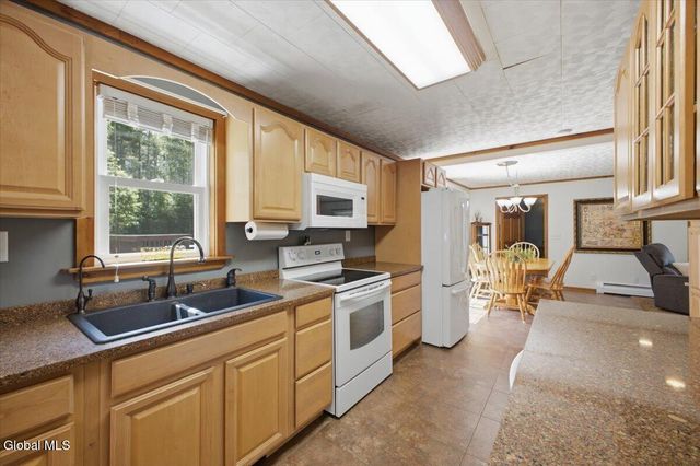 7 May Road, Chester, NY 12817
