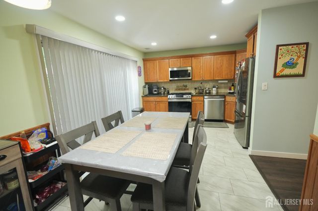 1702 OAK Court, South Brunswick, NJ 08852