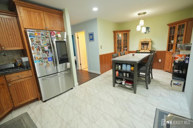 1702 OAK Court, South Brunswick, NJ 08852