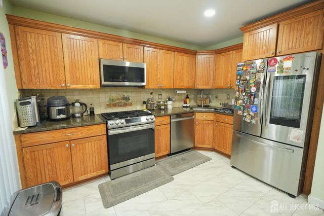 1702 OAK Court, South Brunswick, NJ 08852