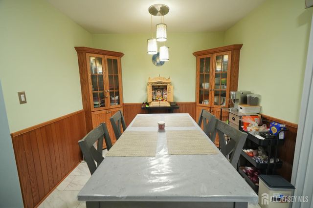 1702 OAK Court, South Brunswick, NJ 08852