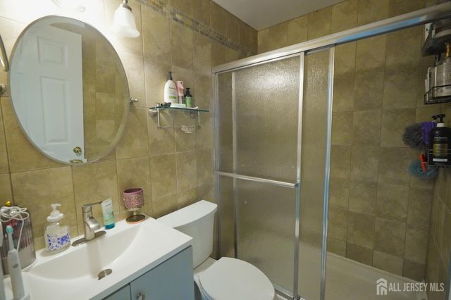 1702 OAK Court, South Brunswick, NJ 08852
