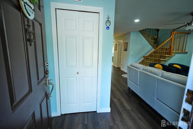 1702 OAK Court, South Brunswick, NJ 08852