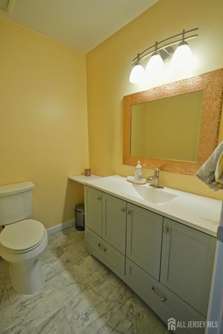 1702 OAK Court, South Brunswick, NJ 08852