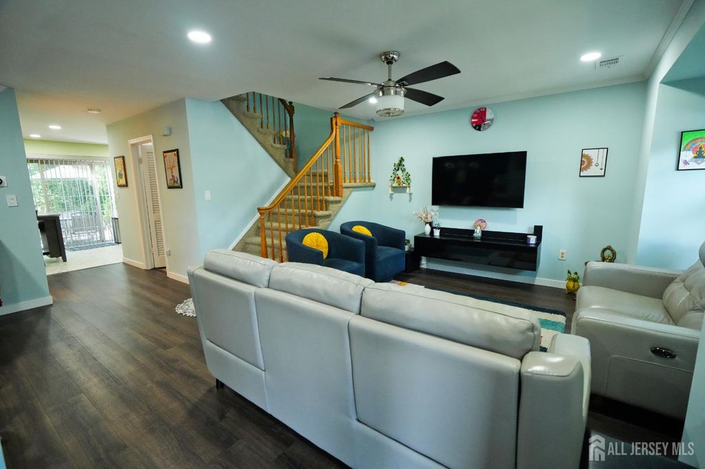 1702 OAK Court, South Brunswick, NJ 08852