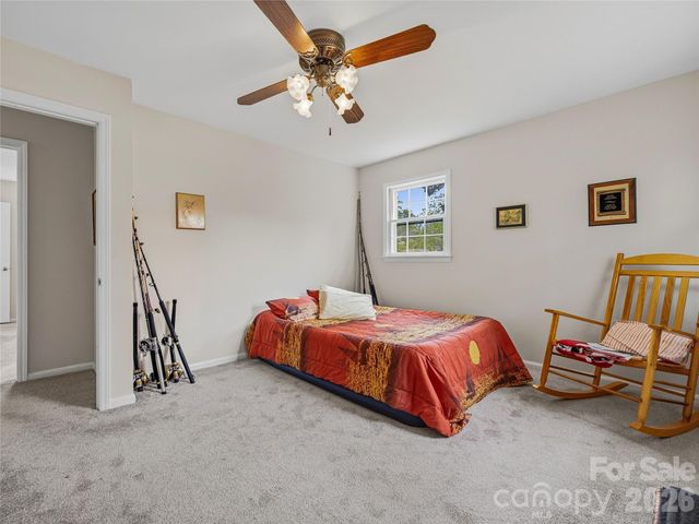 208 Applecross Lane, Hendersonville, NC 28791