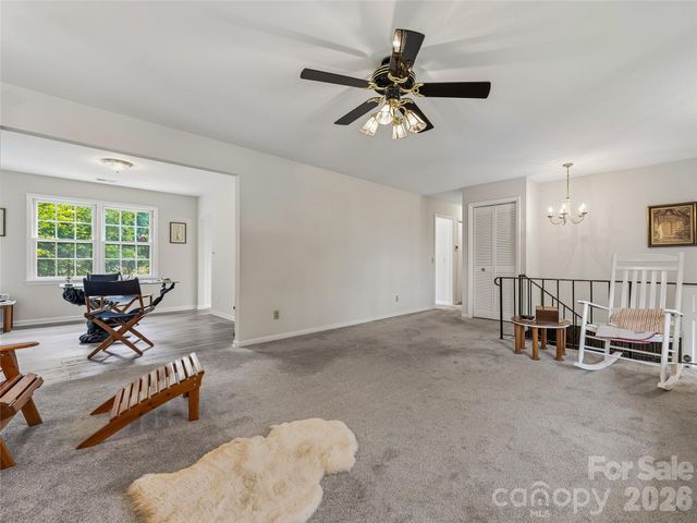 208 Applecross Lane, Hendersonville, NC 28791