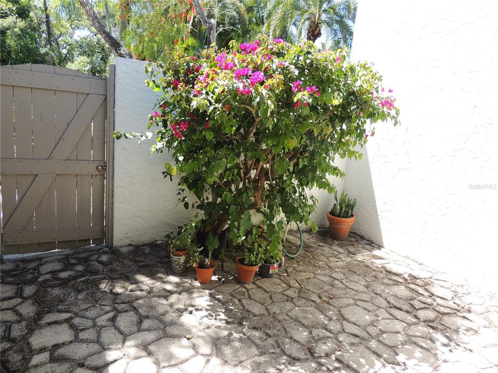 Image 20 of property listing at 324 TIMBERLAKE DRIVE 324, Bradenton, FL 34210