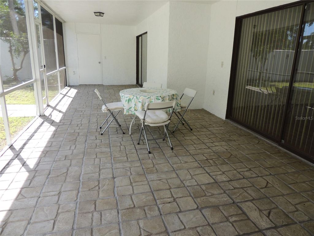 Image 21 of property listing at 324 TIMBERLAKE DRIVE 324, Bradenton, FL 34210