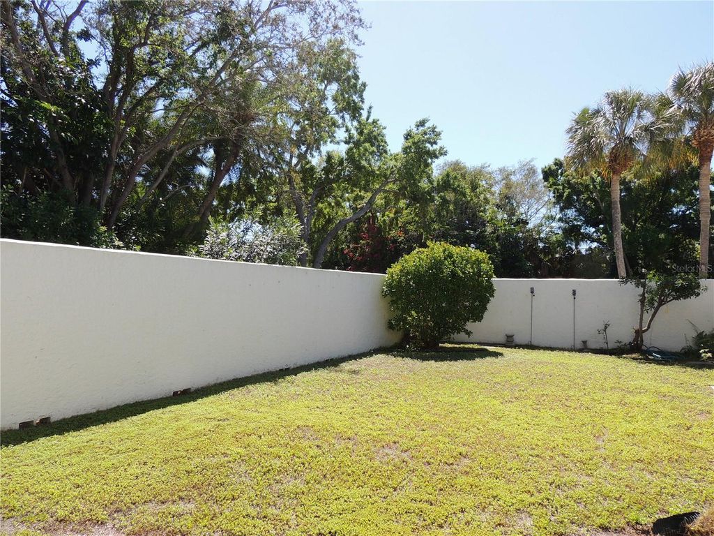 Image 26 of property listing at 324 TIMBERLAKE DRIVE 324, Bradenton, FL 34210