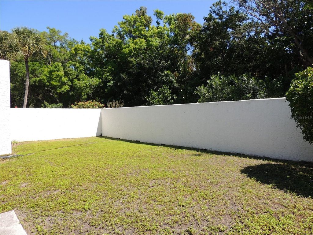 Image 28 of property listing at 324 TIMBERLAKE DRIVE 324, Bradenton, FL 34210