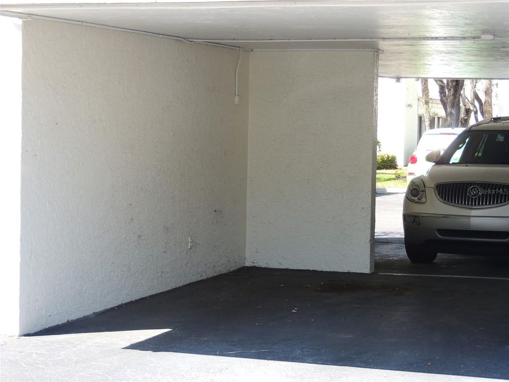 Image 29 of property listing at 324 TIMBERLAKE DRIVE 324, Bradenton, FL 34210