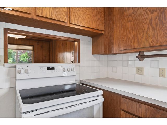 2 PACIFIC Pl, Longview, WA 98632