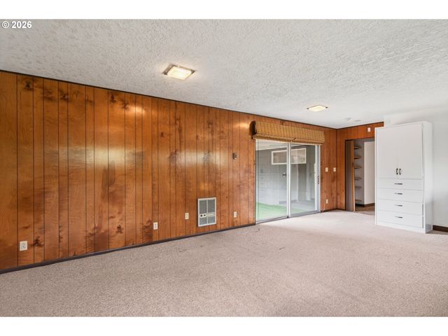 2 PACIFIC Pl, Longview, WA 98632