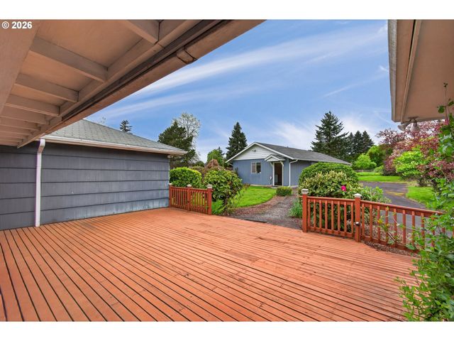 2 PACIFIC Pl, Longview, WA 98632