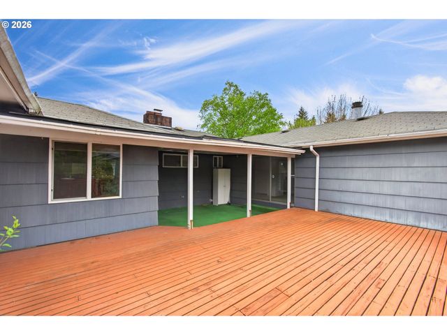 2 PACIFIC Pl, Longview, WA 98632