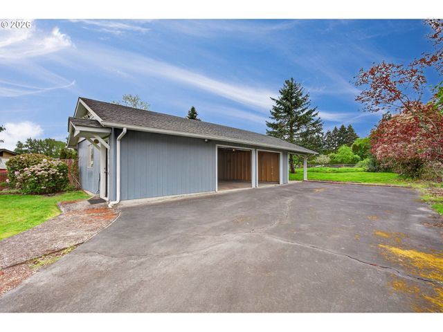 2 PACIFIC Pl, Longview, WA 98632