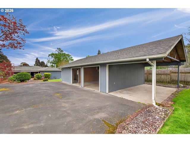 2 PACIFIC Pl, Longview, WA 98632