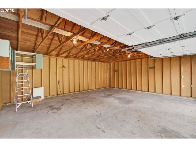 2 PACIFIC Pl, Longview, WA 98632
