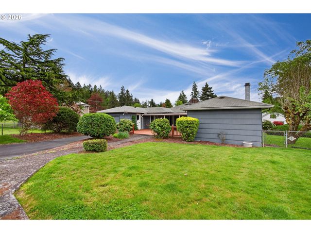 2 PACIFIC Pl, Longview, WA 98632