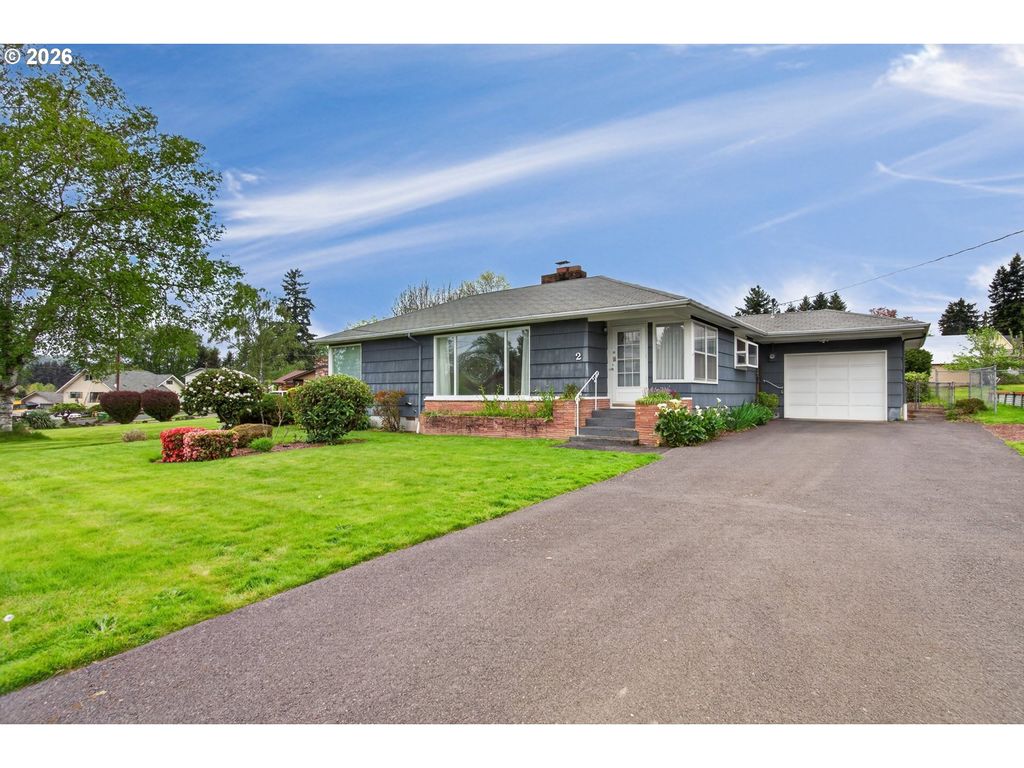 2 PACIFIC Pl, Longview, WA 98632