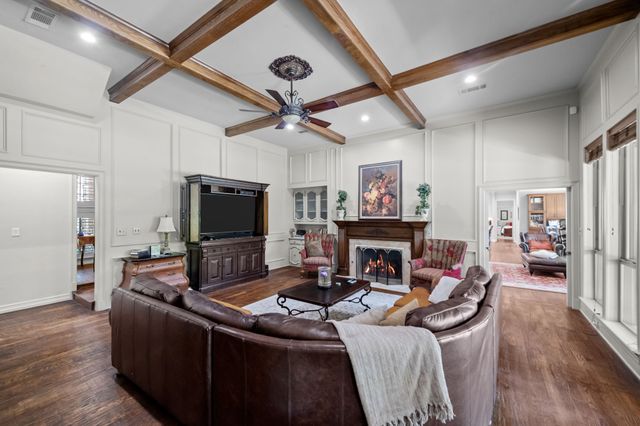 2020 Crown Knoll Lane, Plano, TX 75093