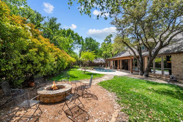 2020 Crown Knoll Lane, Plano, TX 75093